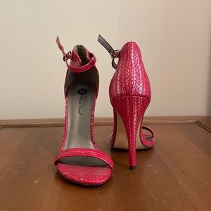 Size 7 Michael Antonio 6inch Stilettos